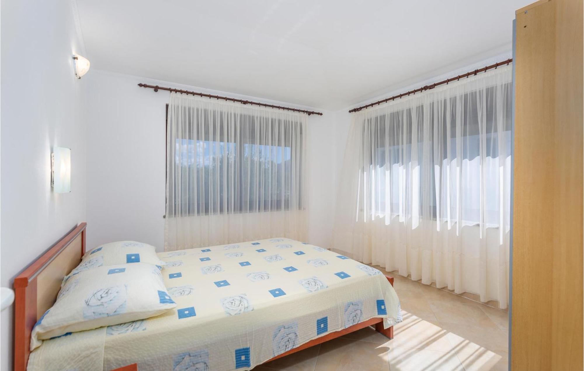 Nice Apartment In Jurandvor With Wifi エクステリア 写真