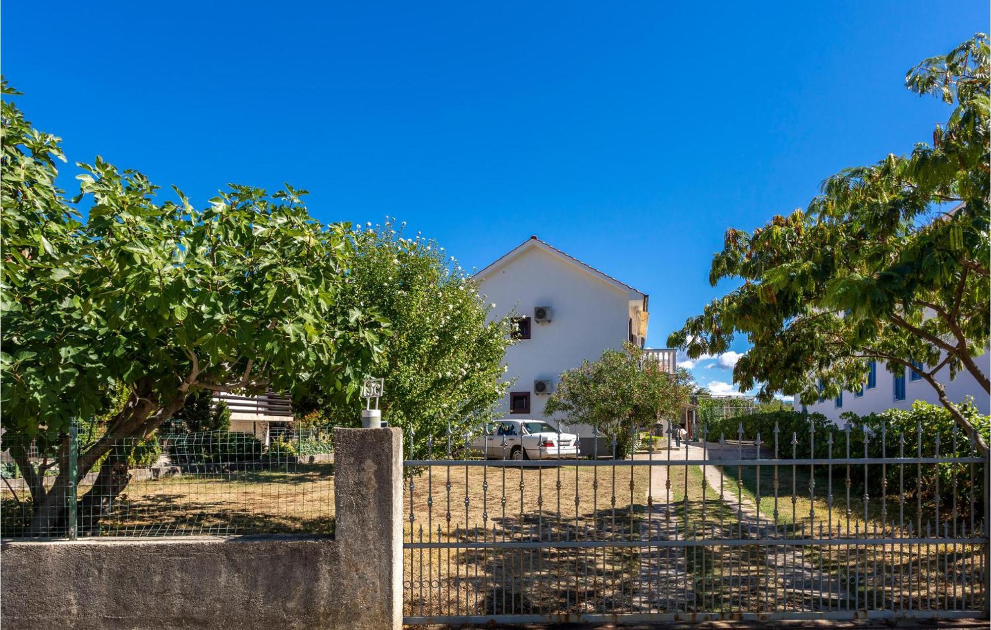 Nice Apartment In Jurandvor With Wifi エクステリア 写真