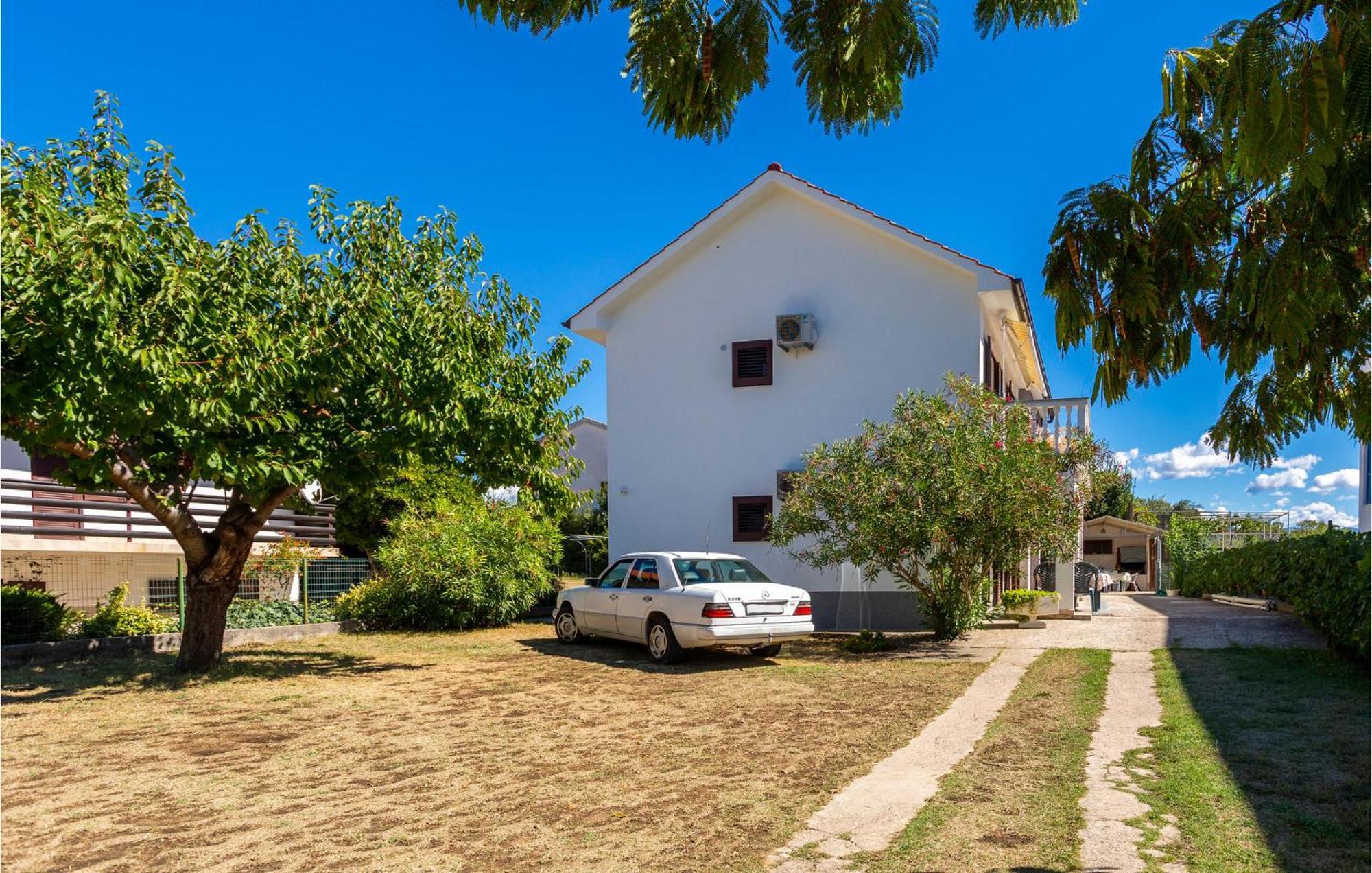 Nice Apartment In Jurandvor With Wifi エクステリア 写真